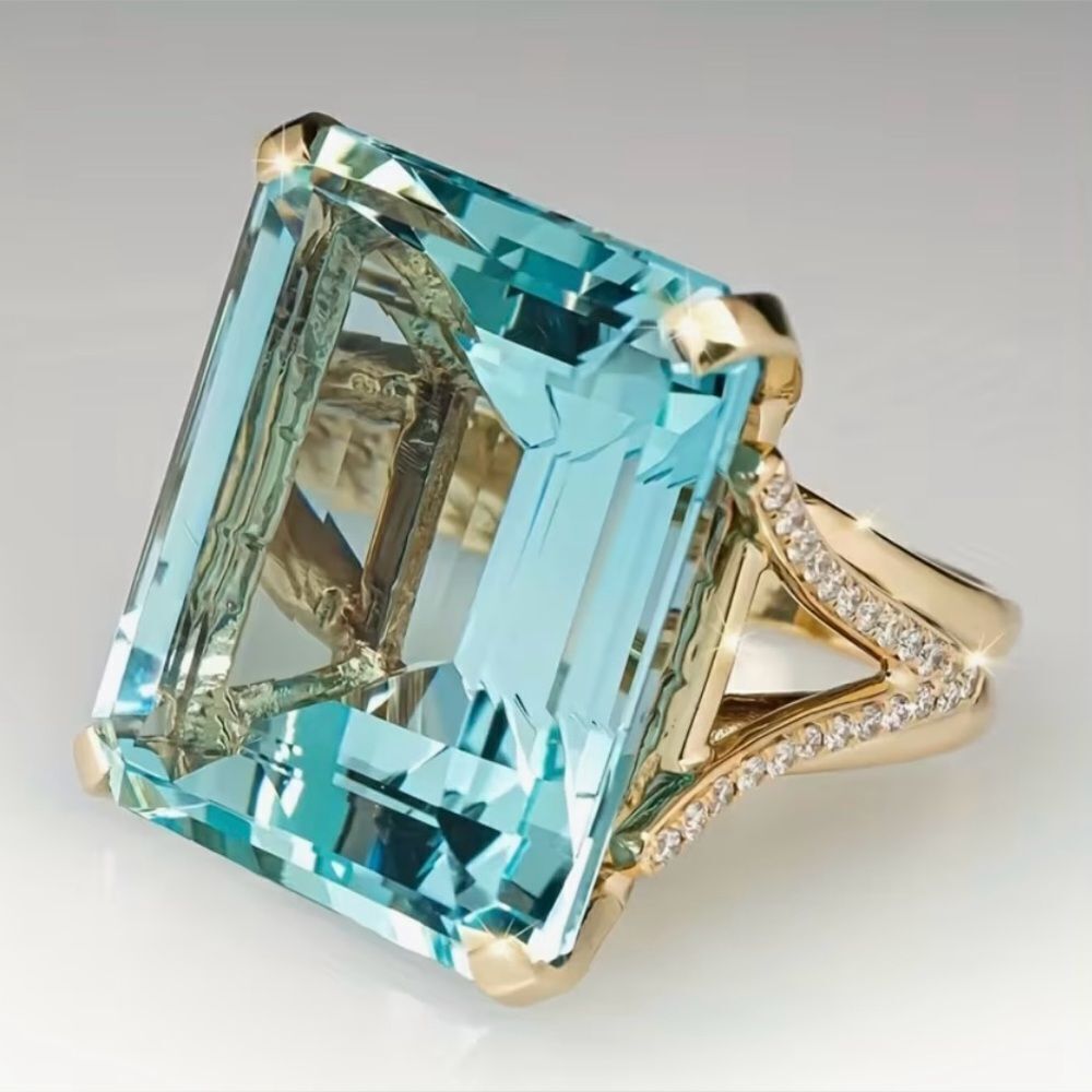 🩵 New Beautiful Golden Aquamarine Ring size 8 🩵
